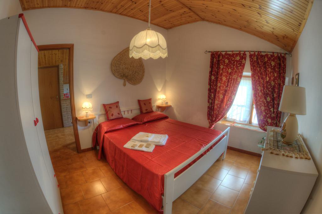 Appartamenti De Sanctis Виллетта-Барреа Номер фото